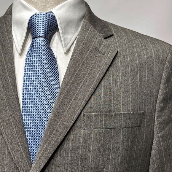 Banana Republic Gray Brown Taupe Pinstripe Wool Blend Suit Size 40R Pants 34x32 - Picture 2 of 16